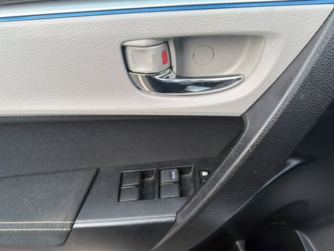 Used 2014 Toyota Corolla LE image 11