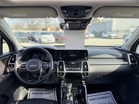 Used 2023 Kia Sorento SX image 12