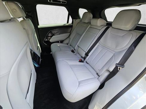Used 2025 Land Rover Range Rover Sport image 16