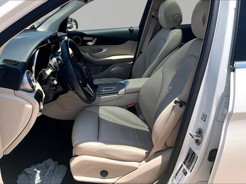 Used 2022 Mercedes-Benz GLC 300 4MATIC image 27
