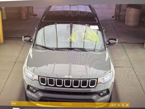Used 2023 Jeep Compass Limited image 2