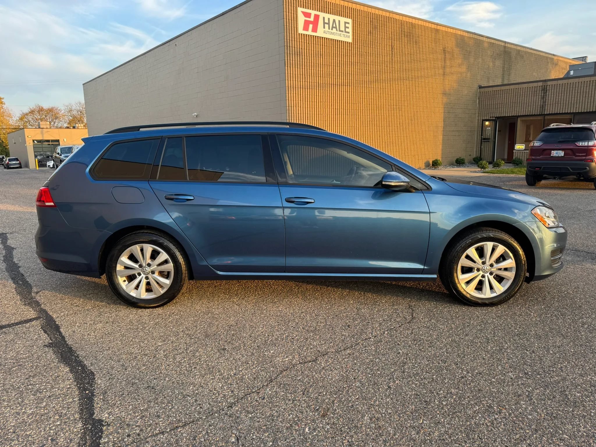 Used 2017 Volkswagen Golf S AWD/4WD image 11