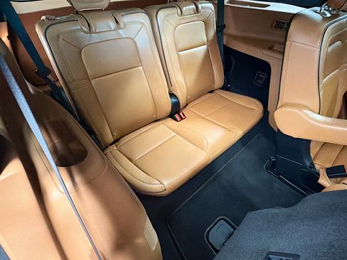 Used 2024 Lincoln Aviator Black Label w/ Class IV Trailer Tow Package image 21