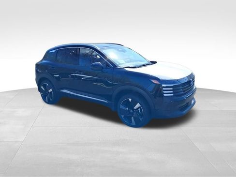 New 2025 Nissan Kicks SR image 8