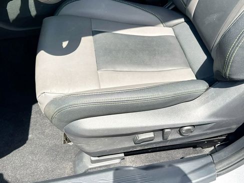 Used 2025 Subaru Outback Onyx Edition AWD/4WD image 26