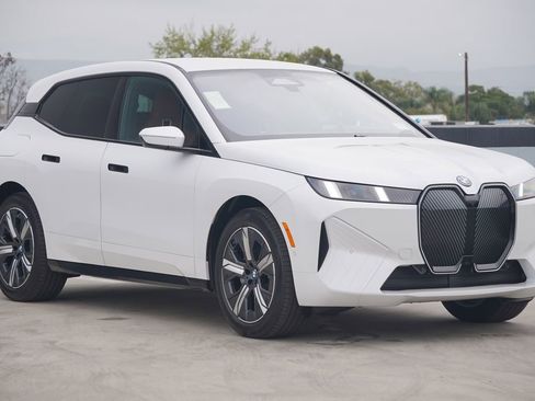 New 2026 BMW iX xDrive45 w/ Premium Package image 3