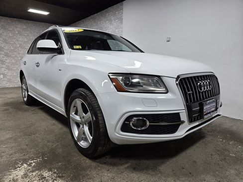 Used 2017 Audi Q5 2.0T Premium Plus w/ Technology Package image 4