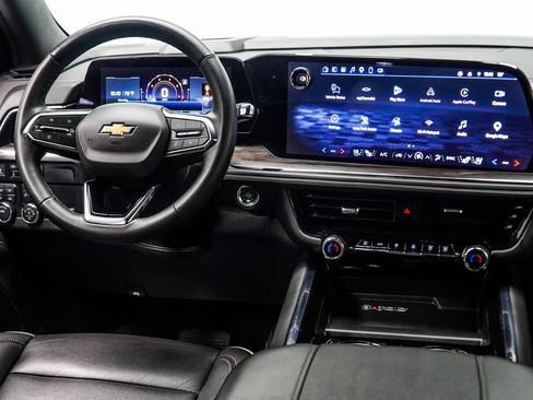 Used 2025 Chevrolet Tahoe Premier AWD/4WD image 19