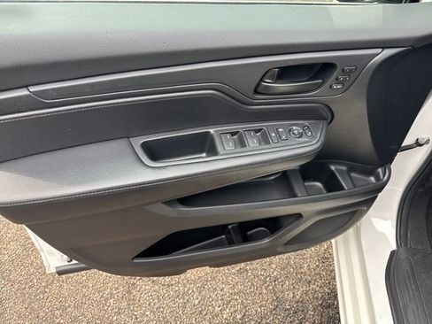 Used 2023 Honda Odyssey Sport image 6