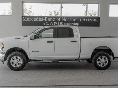 Used 2024 RAM 2500 Big Horn AWD/4WD image 2
