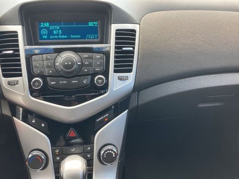 Used 2013 Chevrolet Cruze LT FWD image 15