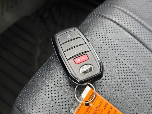 Used 2025 Toyota Camry XSE AWD/4WD image 33
