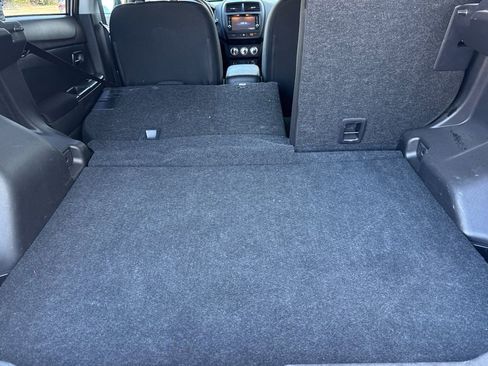 Used 2025 Mitsubishi Outlander Sport ES image 15