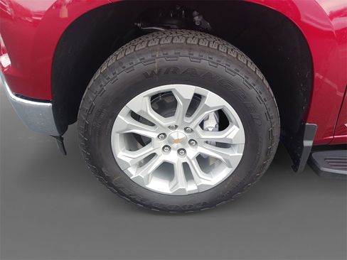 Used 2025 Chevrolet Silverado 1500 LTZ w/ LTZ Premium Package image 15