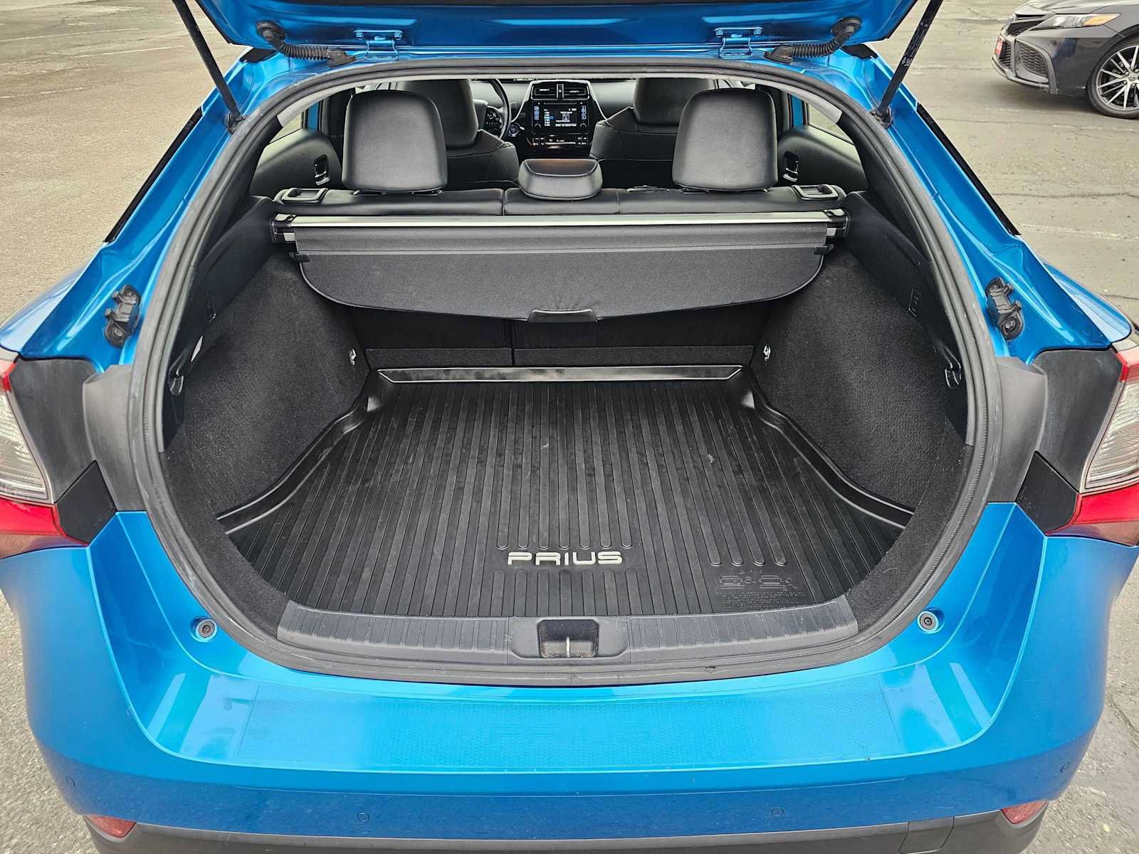 Used 2019 Toyota Prius XLE w/ Premium Convenience Package FWD image 14