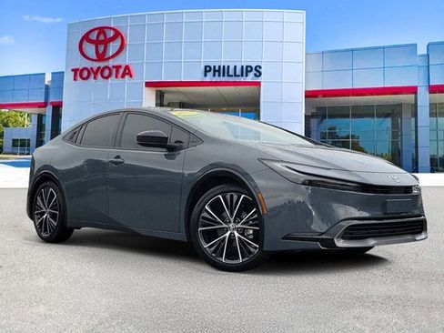 Used 2023 Toyota Prius LE image 1