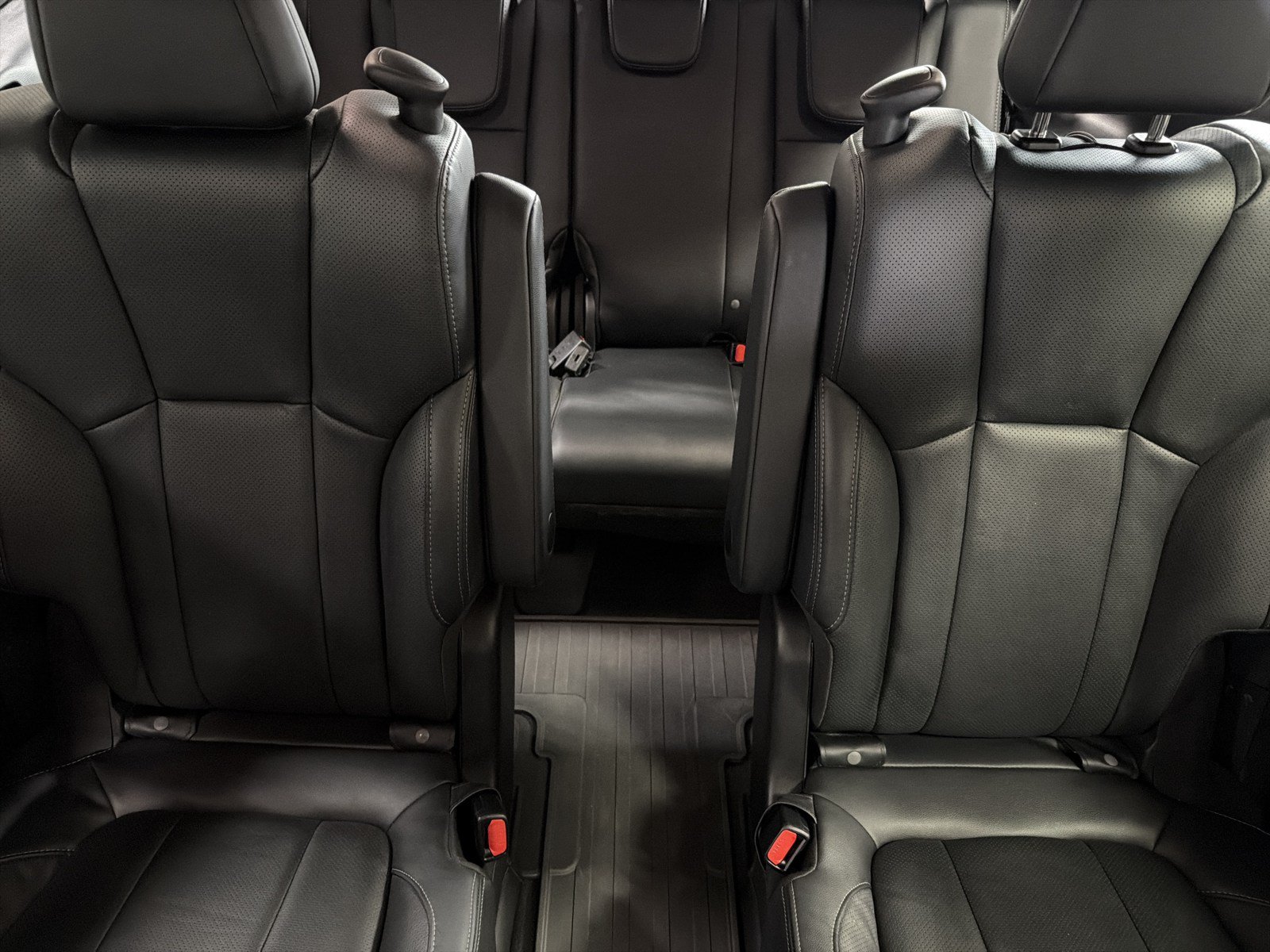 Certified 2025 Subaru Ascent Touring AWD/4WD image 13