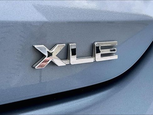 Used 2020 Toyota Highlander XLE image 24