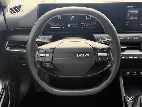 Used 2025 Kia K4 FWD image 15