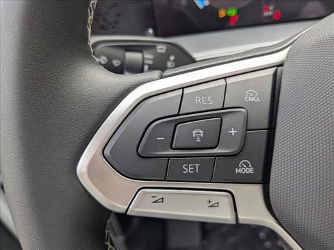New 2026 Volkswagen Tiguan SE FWD image 15