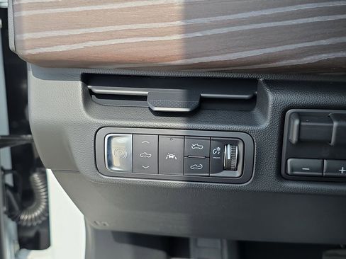 New 2025 GMC Sierra EV Denali image 17