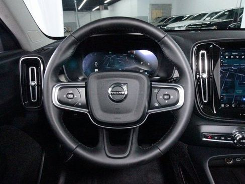 Certified 2025 Volvo XC40 B5 Core image 8