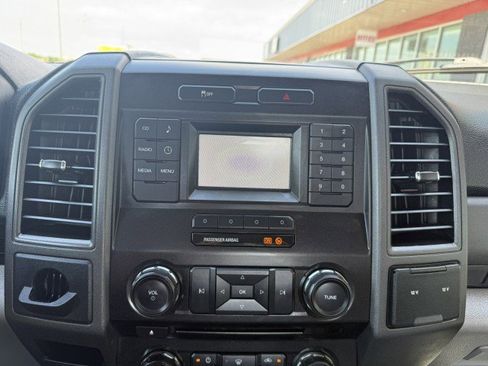 Used 2017 Ford F550 2WD Regular Cab Super Duty image 26