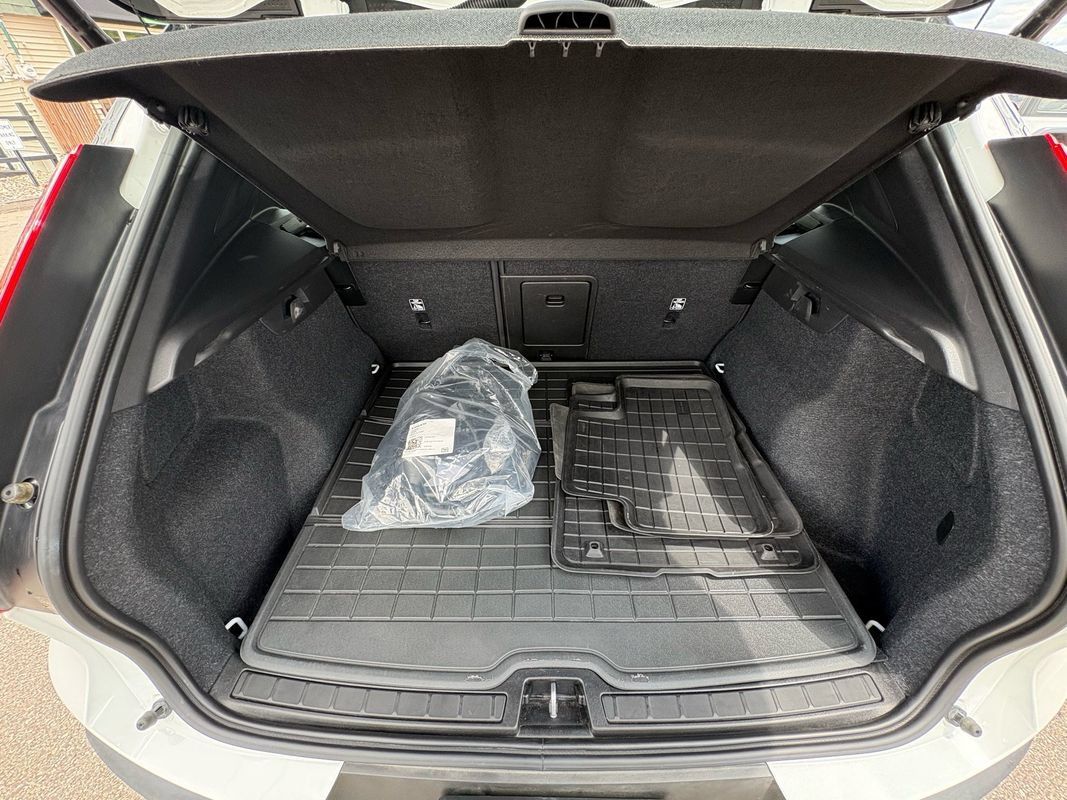 Used 2023 Volvo XC40 Recharge Plus AWD/4WD image 26