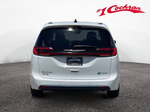 Used 2024 Chrysler Pacifica Limited FWD image 26