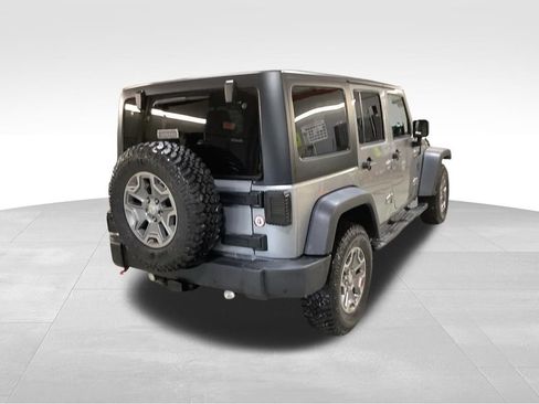 Used 2018 Jeep Wrangler Unlimited Rubicon w/ Connectivity Group AWD/4WD image 6