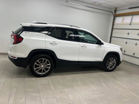 Used 2024 GMC Terrain SLT AWD/4WD image 14