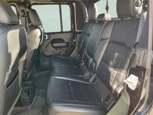 Certified 2023 Jeep Gladiator Sport image 33
