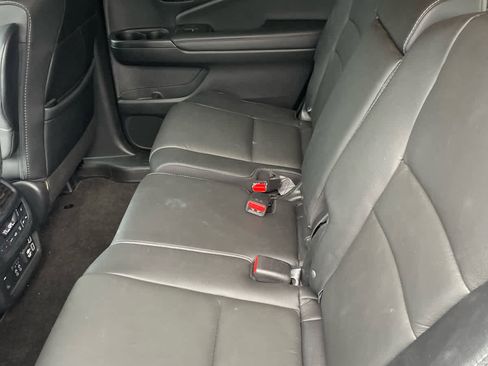 Used 2022 Honda Pilot Touring image 10