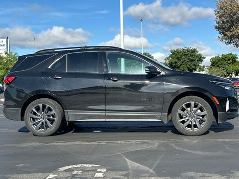 Used 2023 Chevrolet Equinox RS FWD image 3