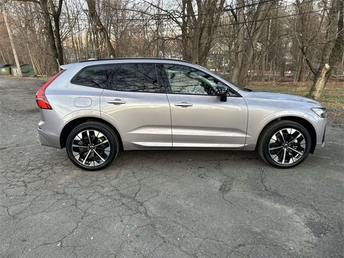New 2026 Volvo XC60 B5 Plus w/ Protection Package Premier image 9