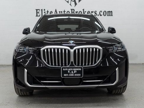Used 2024 BMW X5 xDrive40i w/ Premium Package image 3