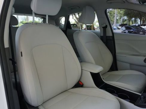 Used 2024 Hyundai Kona SEL w/ Convenience Package FWD image 2