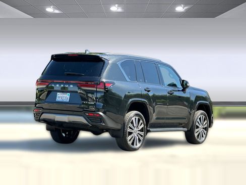 Certified 2024 Lexus LX 600 4WD w/ Appearance Package image 9