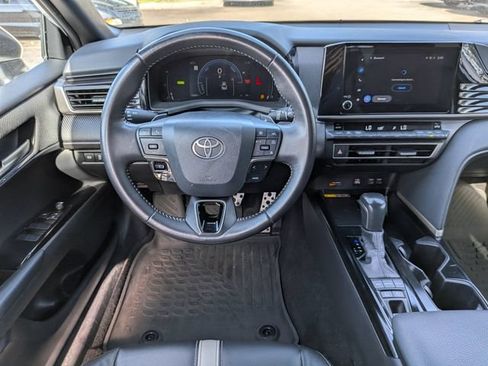 Used 2025 Toyota Camry SE FWD image 17