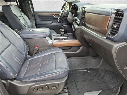 Used 2022 Chevrolet Silverado 1500 High Country w/ High Country Premium Package AWD/4WD image 21