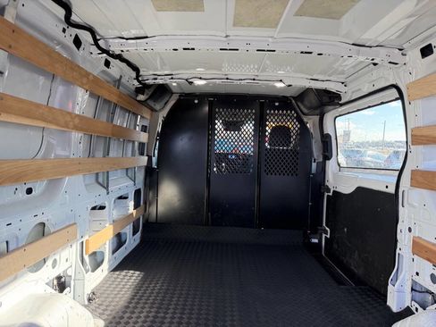 Used 2024 Ford Transit 250 Low Roof AWD w/ Exterior Upgrade Package image 31
