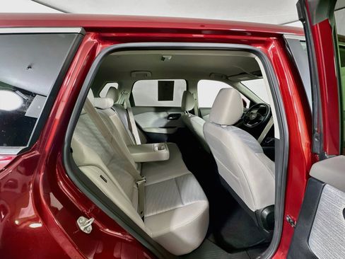 Used 2023 Nissan Rogue SV AWD/4WD image 28