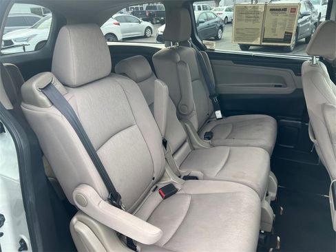 Used 2019 Honda Odyssey EX image 18