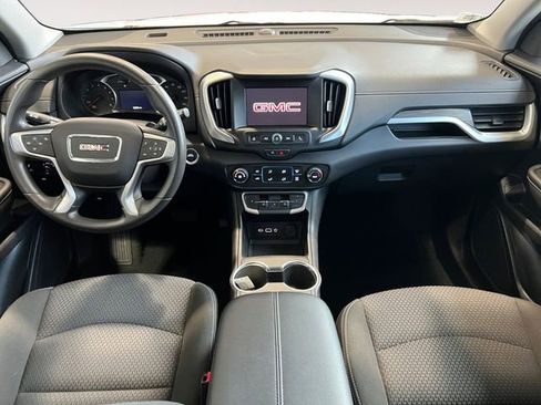 Used 2024 GMC Terrain SLE FWD image 8