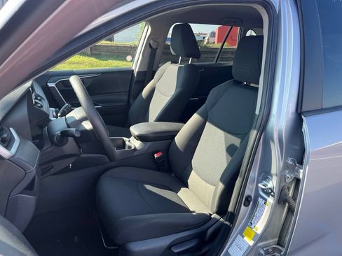 Used 2025 Toyota RAV4 LE AWD/4WD image 20