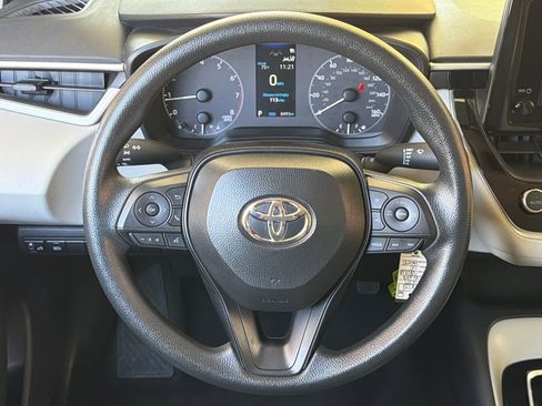 Used 2025 Toyota Corolla LE image 4