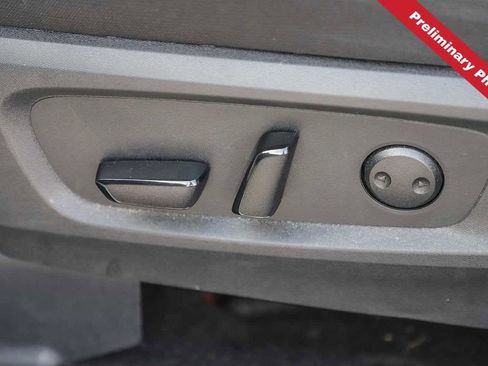 Used 2024 Nissan Pathfinder SV FWD image 16