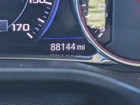 Used 2020 GMC Acadia Denali w/ Technology Package FWD image 24
