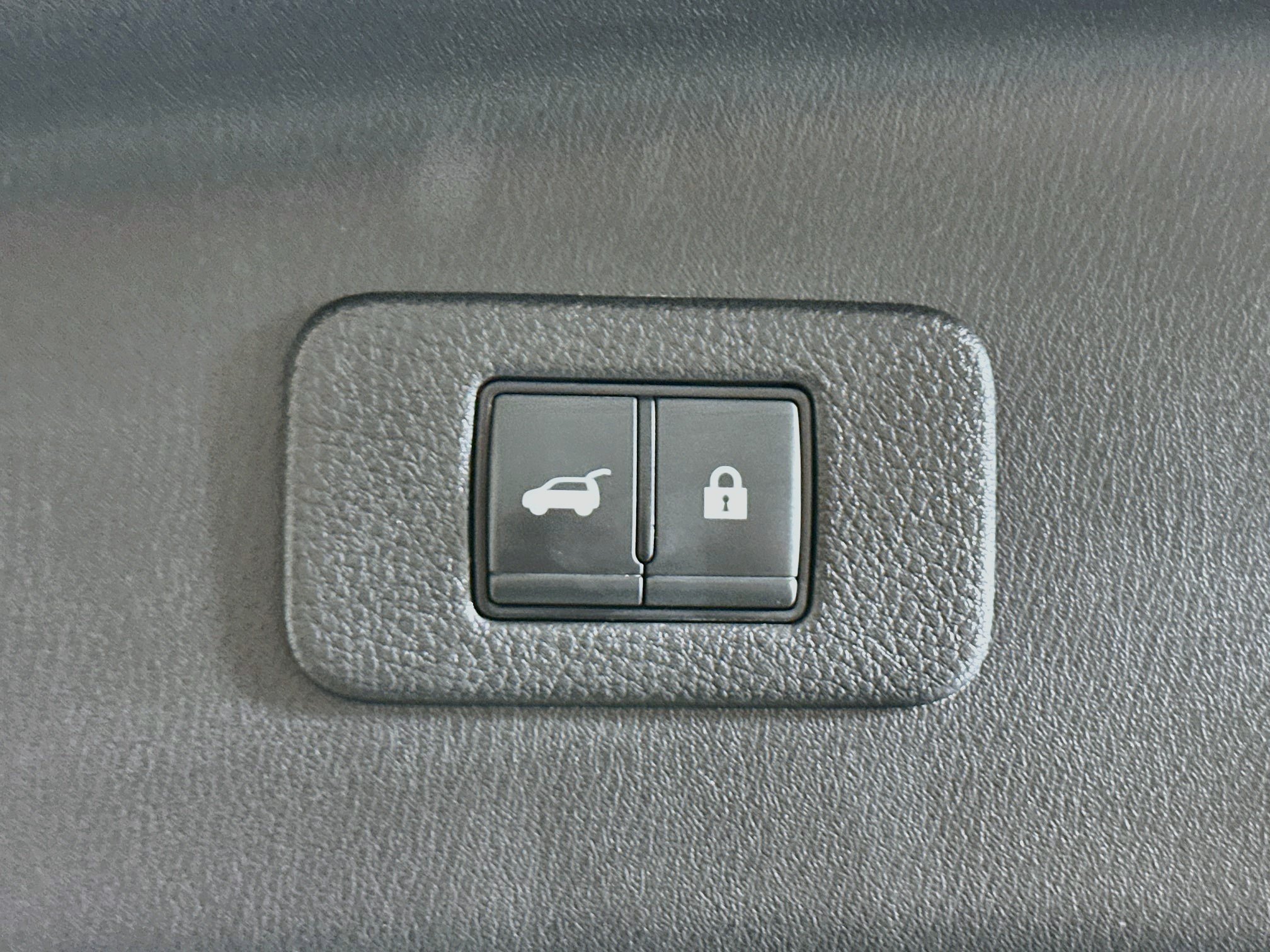 Used 2023 Nissan Armada SL w/ Midnight Edition Package RWD image 32
