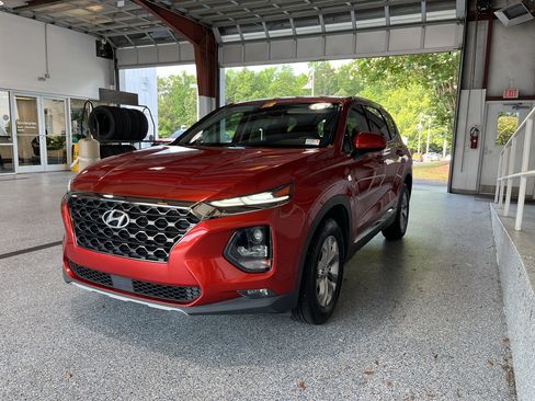 Used 2019 Hyundai Santa Fe SEL FWD image 4